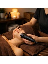 ラクリラ(Rakurira)/少量の美顔鍼×美顔器