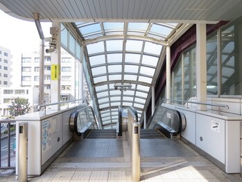 エスペランサ(esperanza)/【道案内】エスカレーターで下へ