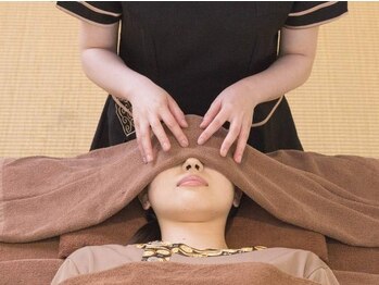 全身もみほぐし てもみや本舗 8号鯖江店/ヘッドセラピー