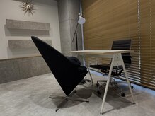 オーク 学芸大学(OAK)の雰囲気（コンクリート×ウッドの落ち着きある店内◎）