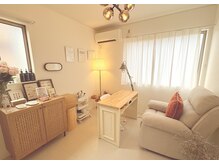 Atelier_Lisiaの雰囲気（アンティークとお花たちに囲まれた心落ち着く空間）