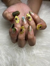 エンヴィ(ENVY)/ひまわりネイル