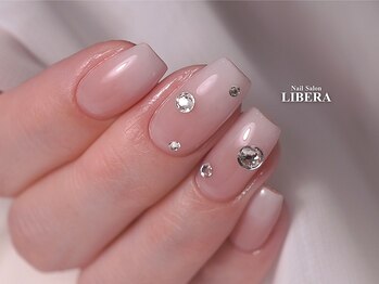 リベラ(LIBERA)の写真/一層残し【フィルイン】で施術。ネイルをしながら美爪を育成◎高技術で美しいフォルムの指先を叶えます♪