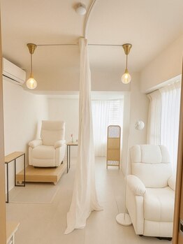 ポンルーム(pon.room)の写真/7年間、大人女性と本気で向き合ってきました。“ここなら任せられる”と安心していただける空間を。