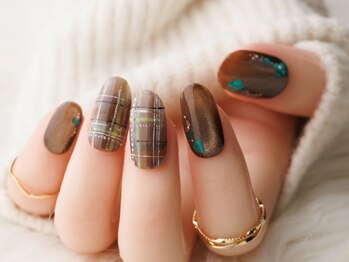 ヴァンネイル(VINGT NAIL nail&eye beauty)/冬の大人チェックネイル