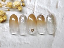 アヤ(AYA)/ブラウングラデーションネイル