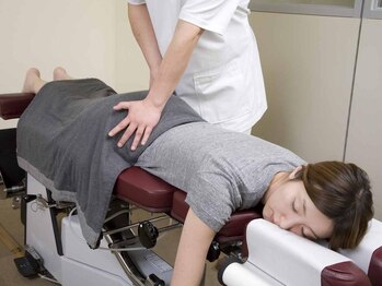 船橋カイロプラクティック/【施術の流れ】施術前のほぐし