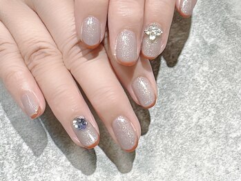 ヒールネイル(heal nail)/magスキニーfrench×bijou