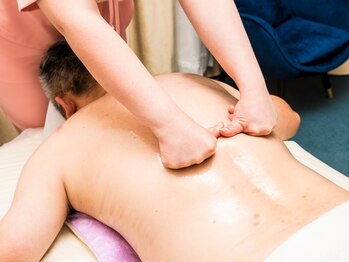 リラクゼーションサロン　蜜安の写真/《自分へのご褒美に＊》心地よい香りと熟練のオールハンド施術で、溜まった疲れをリセットし心まで軽やかに