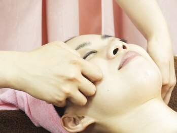 ナチュレ/顔筋マッサージ