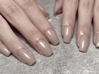 ノウェム(novem)/白っぽいベージュっぽいカラー