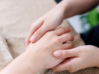 エイト アイ(8 eye)の写真/手荒れ/手の乾燥やしわにお悩みの方必見◎美しくハリ艶ある手元で、若々しい印象に♪