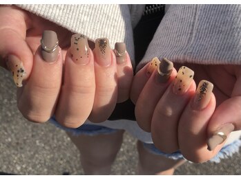 ネイルアイルーム トテ(tote.)/ダルメシアンニュアンス