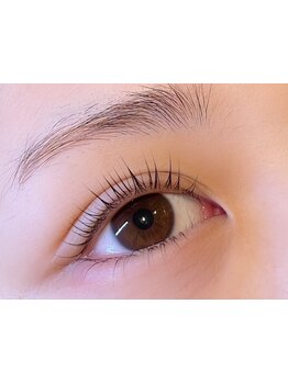 ナチュラル上品な目元にしたい