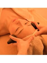 ヒナタボッコ(hinata bocco)/ホットストーンフェイシャル