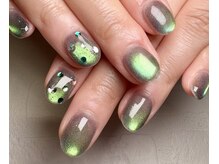 豊富なデザインが自慢！人気のマグネットネイルが初回\6600～！