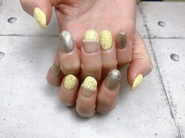 イエローツイード柄ネイル