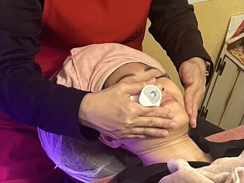 ヨサパーク ビウィズ(YOSAPARK 美 with)の写真/毛穴/シワ/シミ/たるみ/くすみ/ほうれい線/フェイスライン/二重あご改善！気になるラインをスッキリ小顔に