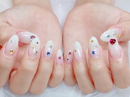 宝石ネイル
