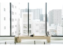 ラヴァンス(L'avance)の雰囲気（開放的なスタジオ）