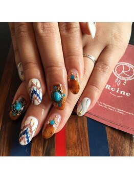 ネイルアンドアイラッシュ レーヌ(Reine)/2hアートし放題