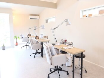 ハチニーキューネイルアトリエ(829 Nail Atelier)の写真/日々頑張るあなたへ…ケアに特化×こだわりが詰まった本格派ネイルスパサロンを０から作りました！