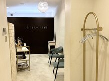 スタージェム(STAR J'aime)の雰囲気（流行りのデザイン、綺麗め、ビジューがお勧め☆フィルインネイル）