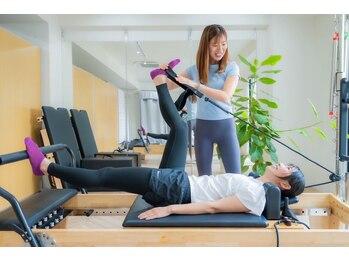 メリー 大和西大寺店(merry)の写真/ピラティスで骨盤の左右差を整え、腰痛に悩むあなたへ。根本ケアで快適な毎日を応援します！◎