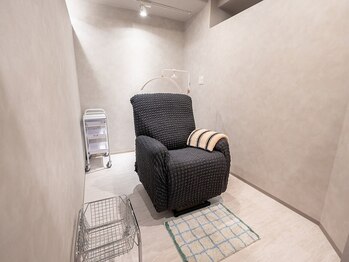 ルナブロウ 梅田茶屋町(LunaBrow)の写真/全席個室★梅田駅すぐのまつ毛パーマと眉毛の専門店｜丁寧なカウンセリングでお似合いなデザインを提供♪