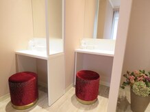 セレブヒルズ 大通店(Celeb Hill's)/メイクスペース４セット完備♪