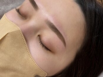 クラシック アイズ(CLASSIC EYES)の写真/垢抜け眉毛【美眉アイブロウワックス￥2,980】お顔の印象を左右する大事な眉毛はプロにお任せください＊
