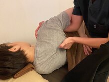 ほぐし屋さんの雰囲気（背中から肩にかけてスッキリする肩甲骨リセット！）