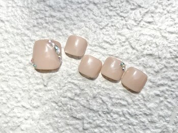 デアフローラ(deaflora)/サンダルを履く足に1