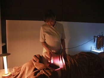 ティアラ(Tiara)/薄暗いお部屋での施術