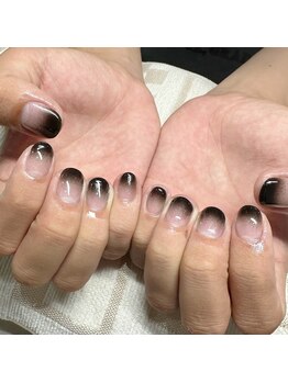 メロウ/ブラックグラデーションネイル