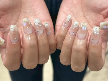 ネイルメゾン 天神店(NAIL MAISON)の写真/【￥8000トレンドコース】指先からトレンド発信！今流行ってるデザインは豊富なサンプルでチェック♪