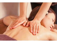 ルフラン フレスポ鳥栖店(Refrain)の雰囲気（アロマメニューは首から足先までオイルを使用してほぐします☆）