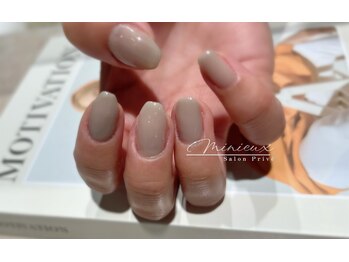 ミニュー(Minieux)/つやワンカラー