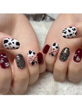 ソワ(sowa)/牛柄ネイル