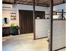 サリュウ 西新店(Salyu)の雰囲気（＊店内は落ち着いた空間で、半個室3席・メイクスペース＊）