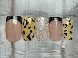 フレンチヒョウ柄ネイル8500円