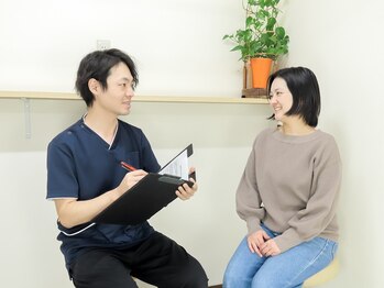 わらかど整骨院 鍼灸院の写真/豊富な専門知識と経験でお悩み解決へ！なかなか改善しない腰痛も、全身の状態を踏まえて施術して根本改善★