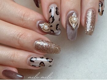 ミリ ミリ(mili mili)/ヒョウ柄ネイル