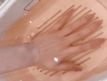 ネイルサロン スクール アンジェラ 守谷店の写真/【冬の乾燥/仕事柄ネイルができない方に実は、大人気！】爪がピカピカ！手もキレイに♪丁寧にケアします◎