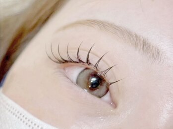 リラクゼーションサロン アロナ(Arona)の写真/貴女に合わせたオーダーメイドの目元デザインであなたの魅力を引き出し自慢したくなるまつ毛へ導きます♪
