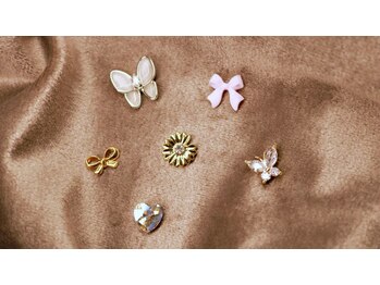 ホカネイルズ(HoKAnails)/Vカット＆ビジューアートコース