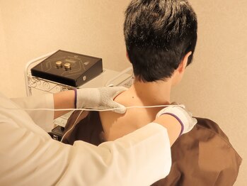 イブ 新宿の写真/国家資格保有の院長による施術で不調を根本改善いたします。首・肩こり/自律神経失調など改善に導きます。