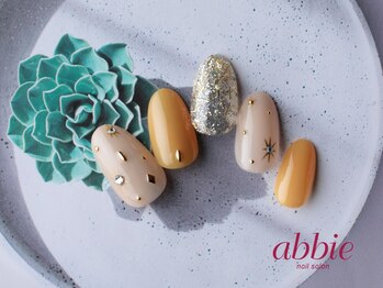 ネイルサロンアビー 北千住店(abbie)/ベージュ×ゴールド◇¥12089