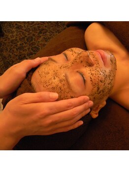 レガ(LEGA)/REVIハーブピーリングで肌改善♪