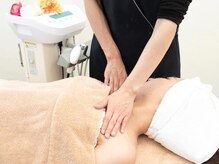 フェイシャルエステにはデコルテマッサージ付☆